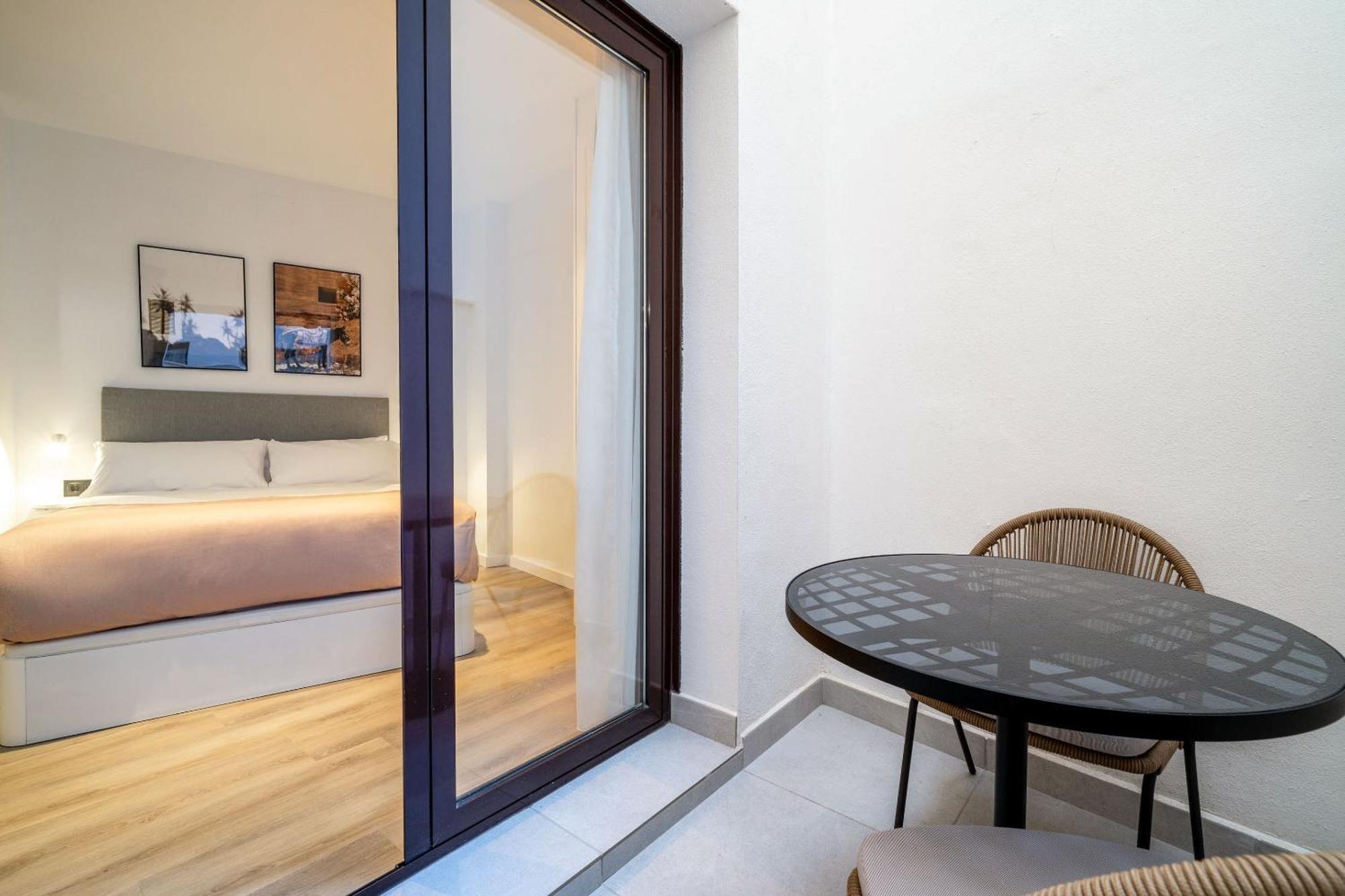 Limehome Malaga Calle Victoria Esterno foto