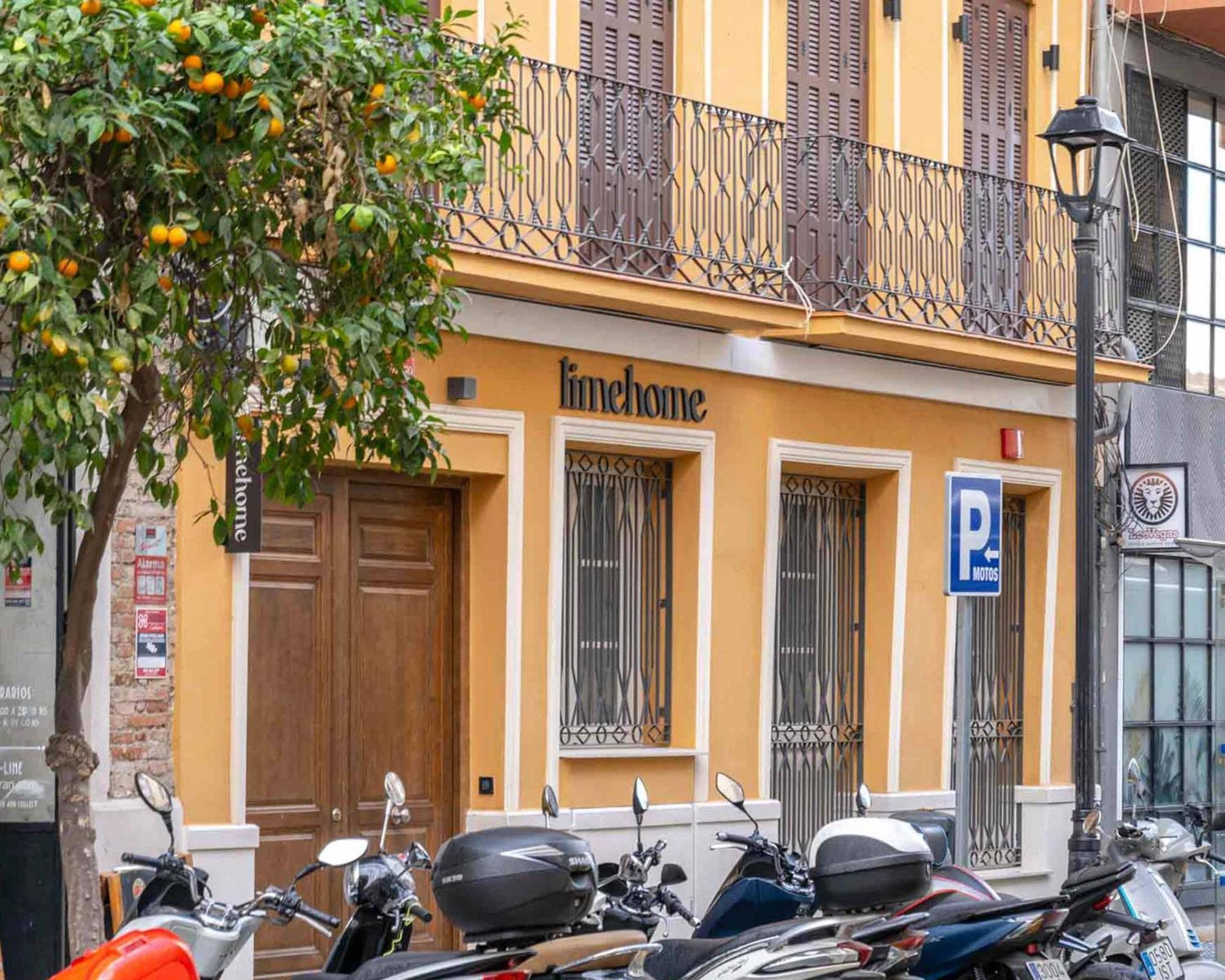 Limehome Malaga Calle Victoria Esterno foto
