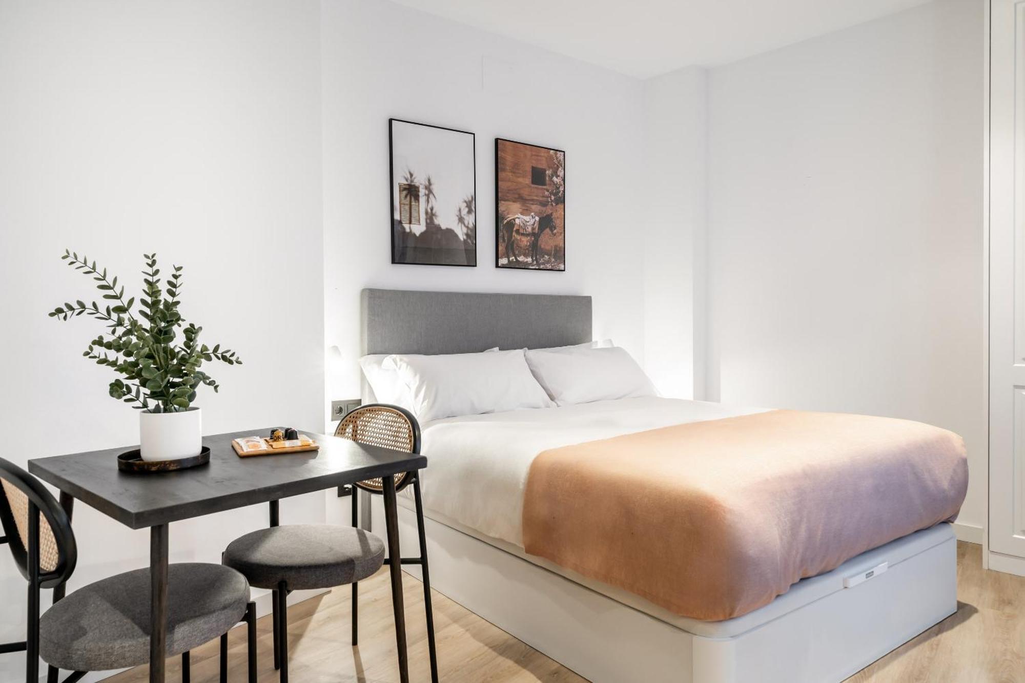 Limehome Malaga Calle Victoria Esterno foto