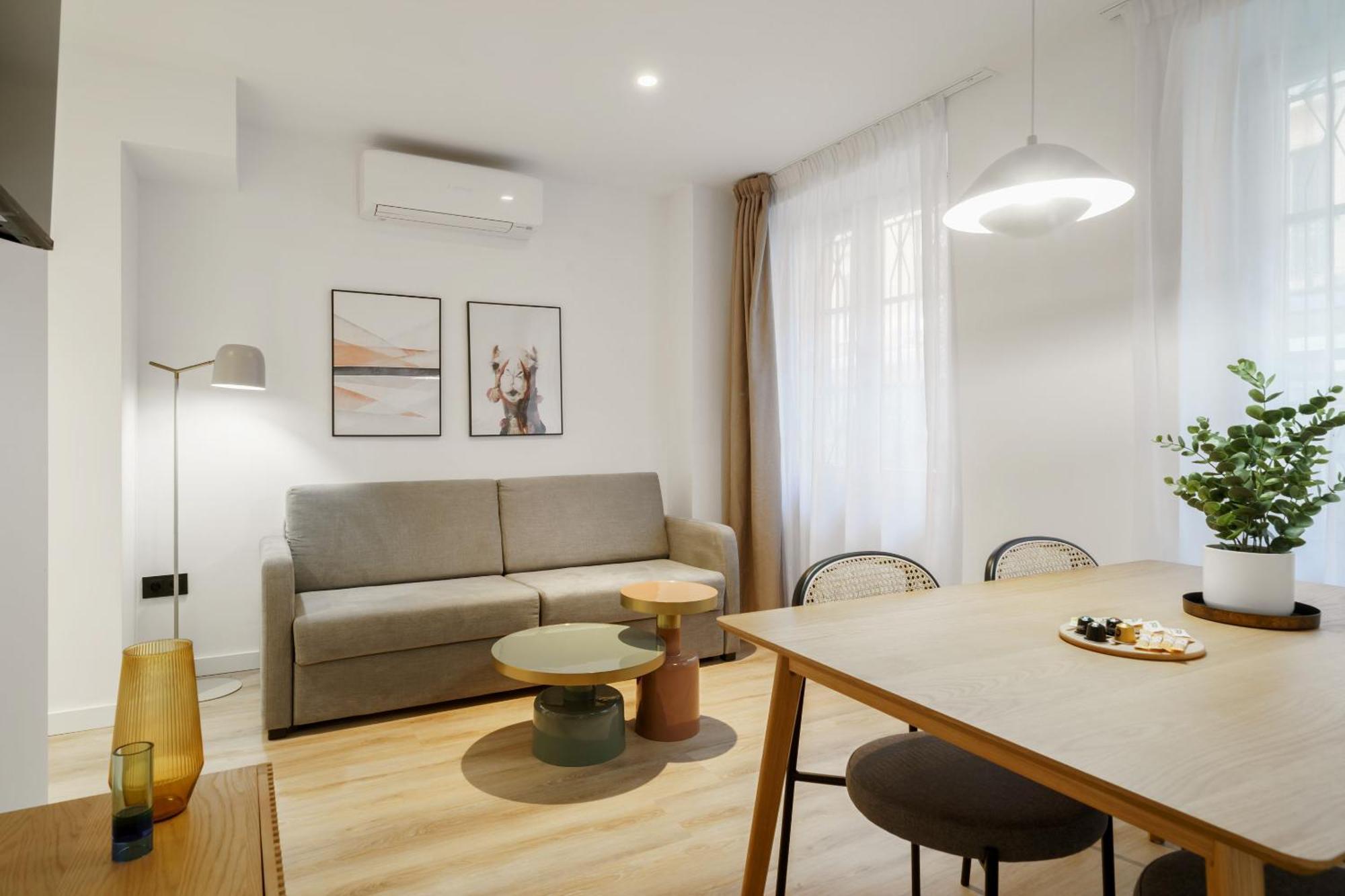 Limehome Malaga Calle Victoria Esterno foto