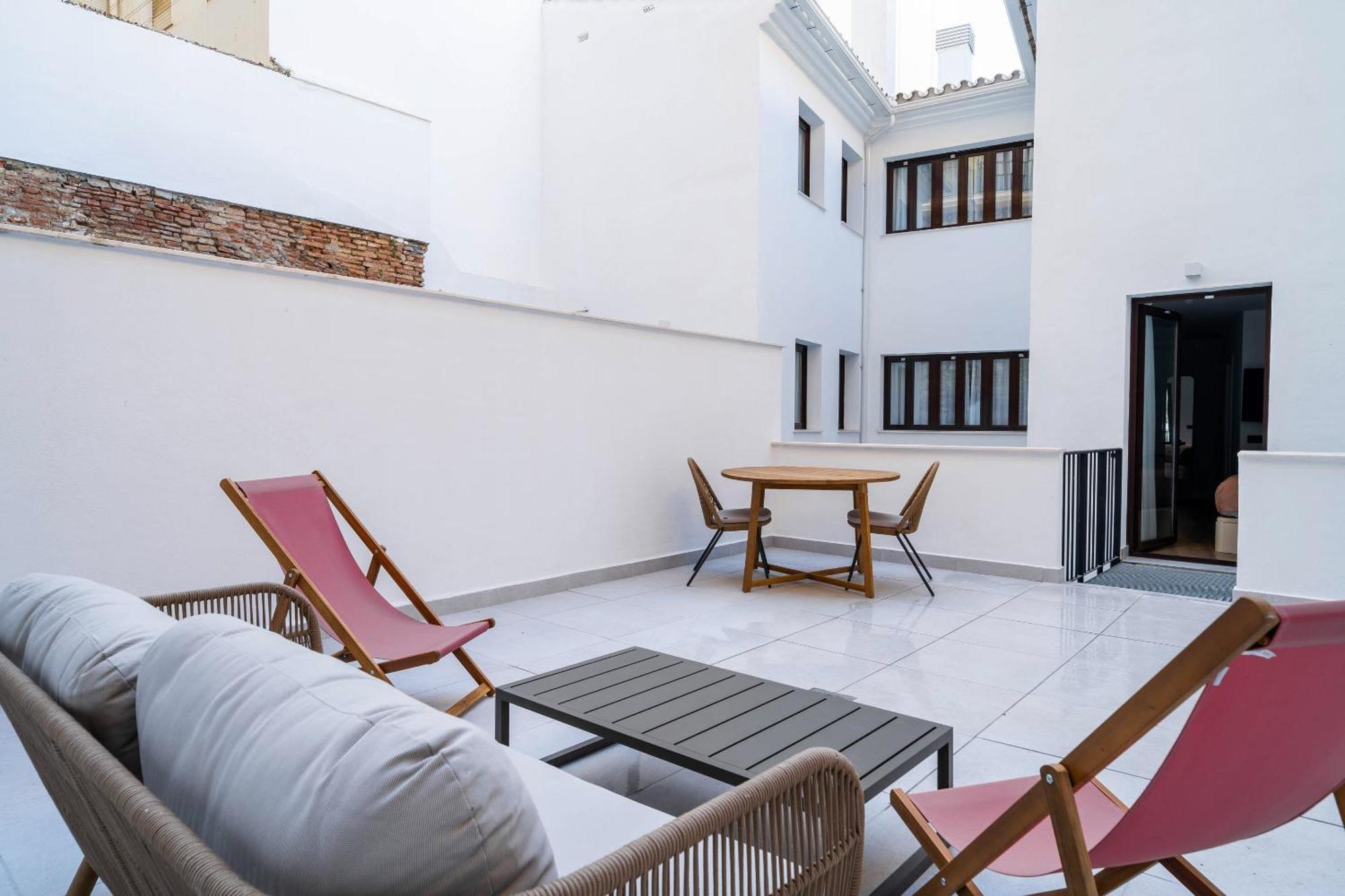 Limehome Malaga Calle Victoria Esterno foto