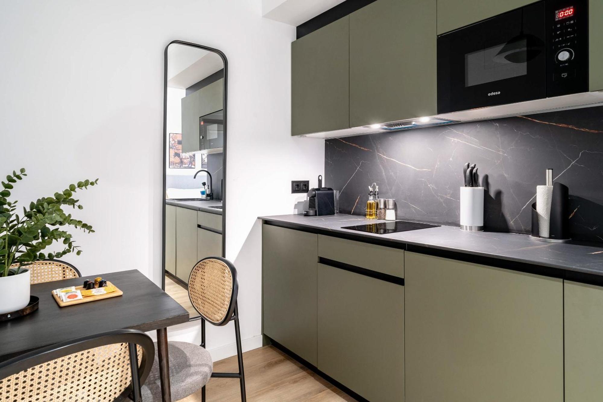Limehome Malaga Calle Victoria Esterno foto