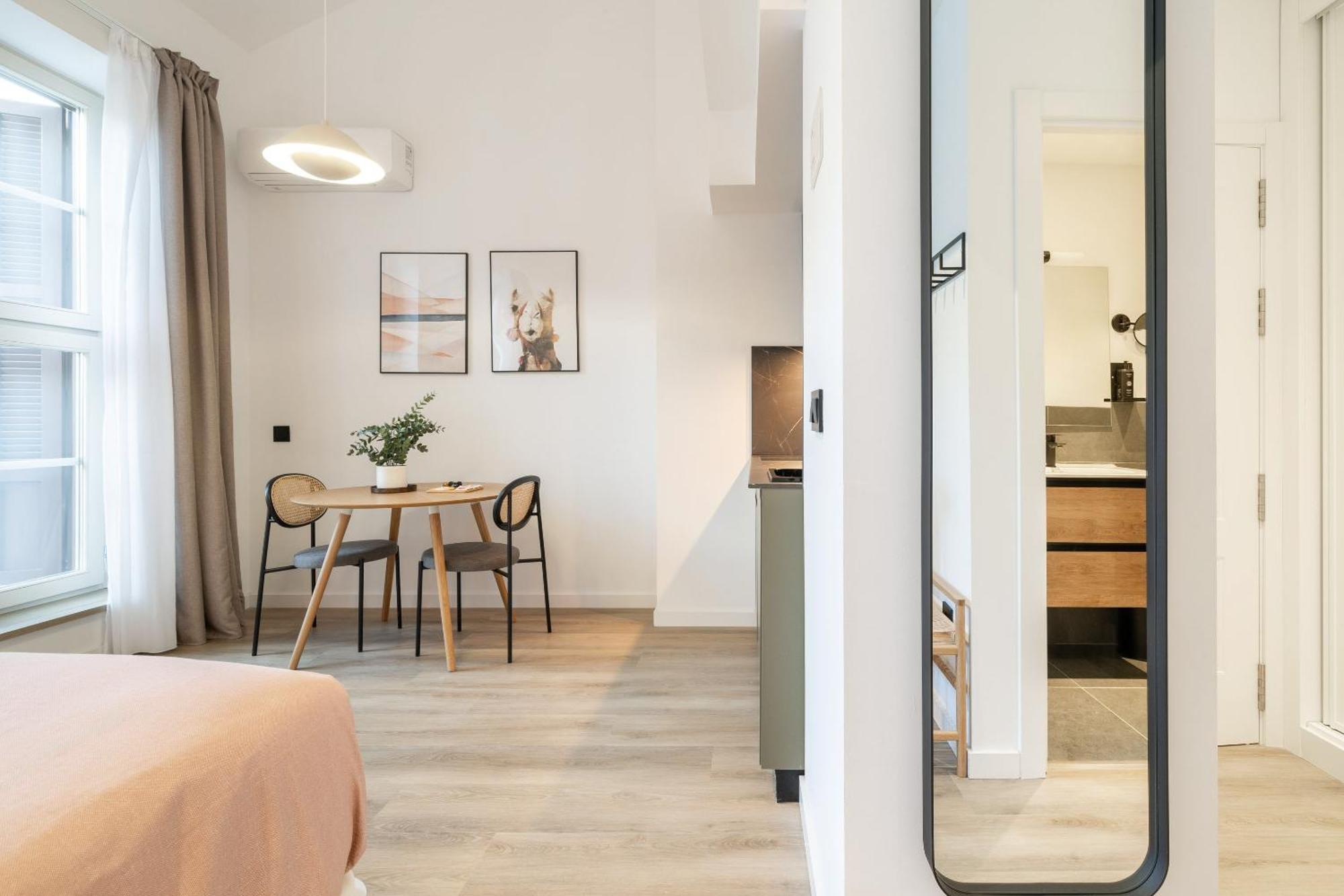 Limehome Malaga Calle Victoria Esterno foto