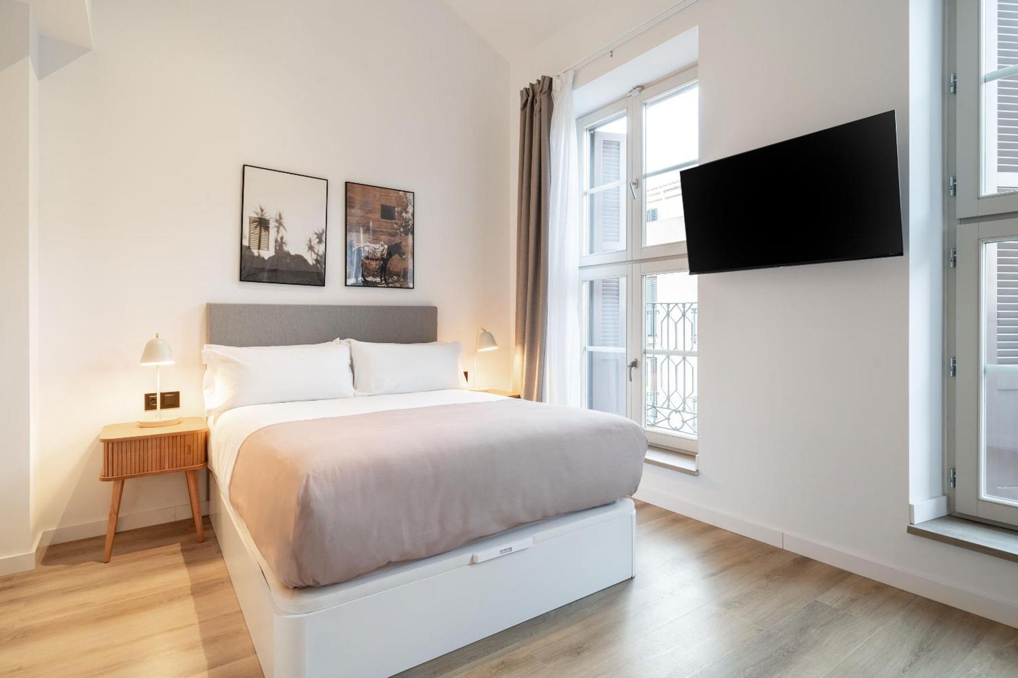 Limehome Malaga Calle Victoria Esterno foto