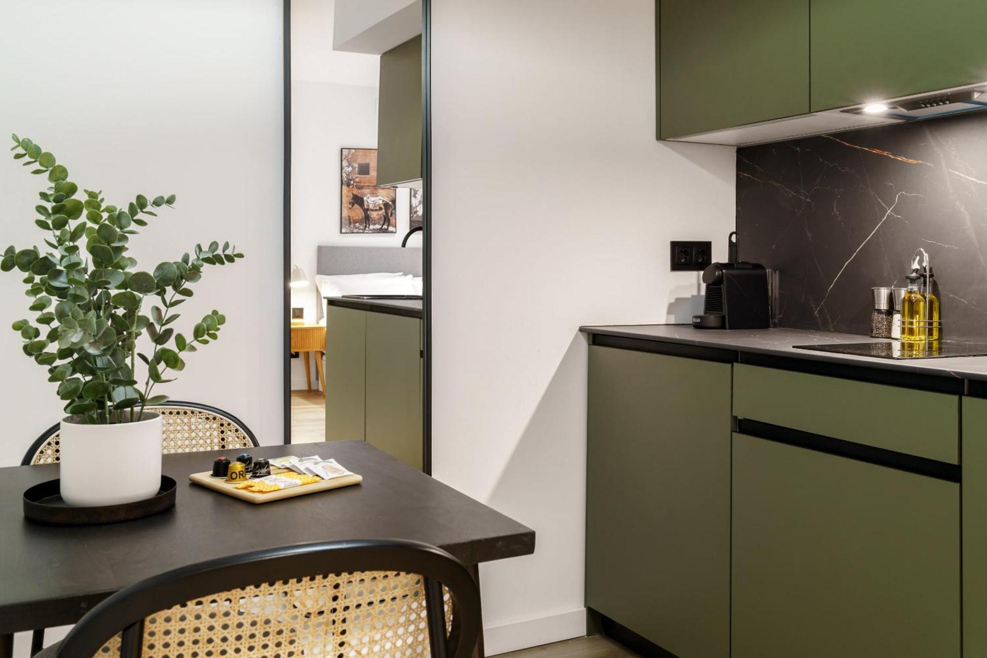 Limehome Malaga Calle Victoria Esterno foto